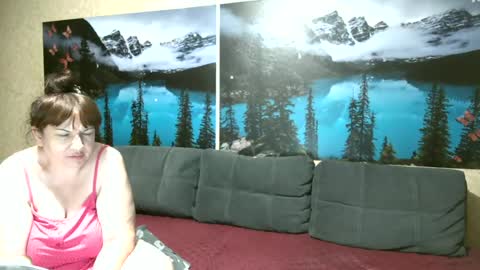 Kleosnow online show from June 26, 2026, 8:24 pm