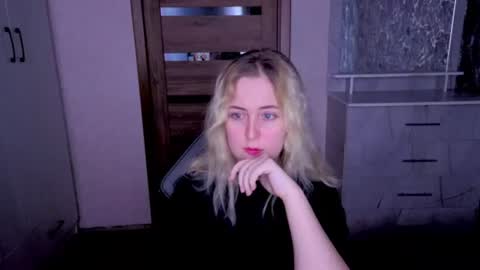 Snapshot of kristy_fran chatting on June 21, 2026, 9:06 pm Kristy online show from June 21, 2026, 9:06 pm