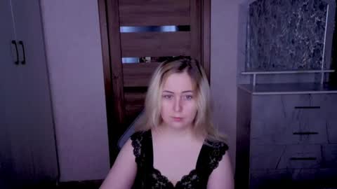 Snapshot of kristy_fran chatting on June 27, 2026, 11:54 pm Kristy online show from June 27, 2026, 11:54 pm
