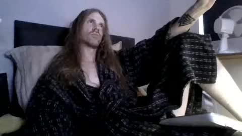 Snapshot of krullz123 chatting on June 15, 2026, 9:50 pm Krullz online show from June 15, 2026, 9:50 pm