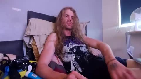 Snapshot of krullz123 chatting on June 16, 2026, 10:45 pm Krullz online show from June 16, 2026, 10:45 pm