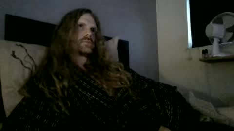 Snapshot of krullz123 chatting on June 19, 2026, 11:52 pm Krullz online show from June 19, 2026, 11:52 pm