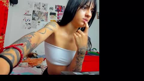 Kuromi Less online show from December 16, 2024, 1:21 am