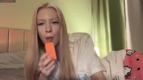 Bella and Alexandra online show from August 3, 2026, 12:31 am