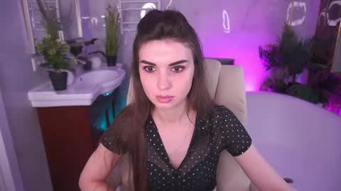 Nicole online show from July 13, 2026, 7:11 am
