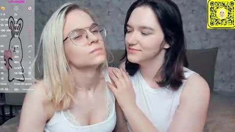 Snapshot of lacyedison chatting on June 28, 2026, 7:42 pm Violet and Isabel online show from June 28, 2026, 7:42 pm