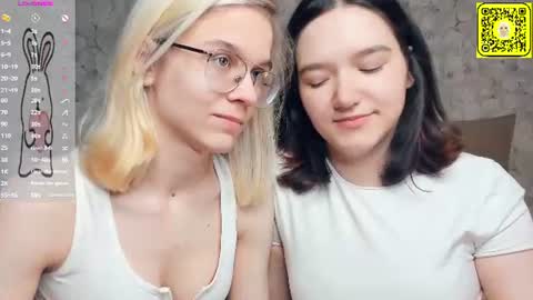 Snapshot of lacyedison chatting on July 6, 2026, 7:05 pm Violet and Isabel online show from July 6, 2026, 7:05 pm