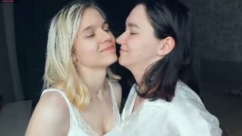Snapshot of lacyedison chatting on July 13, 2026, 8:33 pm Violet and Isabel online show from July 13, 2026, 8:33 pm