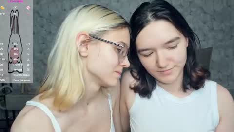 Snapshot of lacyedison chatting on July 28, 2026, 7:26 pm Violet and Isabel online show from July 28, 2026, 7:26 pm