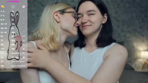 Snapshot of lacyedison chatting on July 29, 2026, 7:34 pm Violet and Isabel online show from July 29, 2026, 7:34 pm