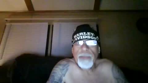 laidbackluxury online show from May 13, 2026, 2:31 am