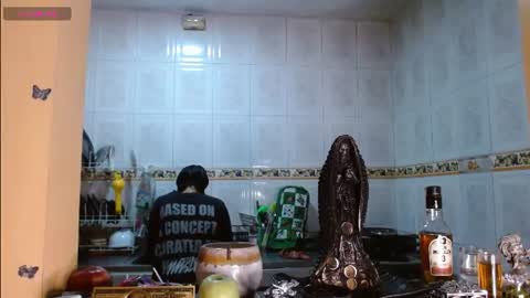Snapshot of laila_bunny chatting on July 25, 2026, 6:11 am Lai online show from July 25, 2026, 6:11 am