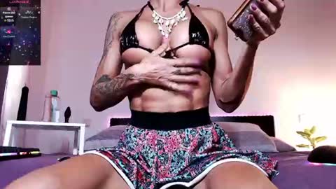Lola online show from July 6, 2026, 7:05 pm
