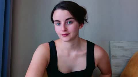 lana_gl online show from June 3, 2026, 10:51 am