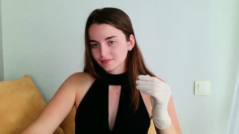 lana_gl online show from July 7, 2026, 10:30 am