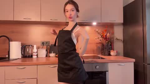 Cleo online show from June 20, 2026, 3:37 pm