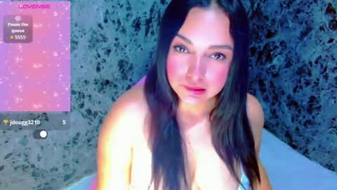 Lanna online show from June 16, 2026, 1:14 pm