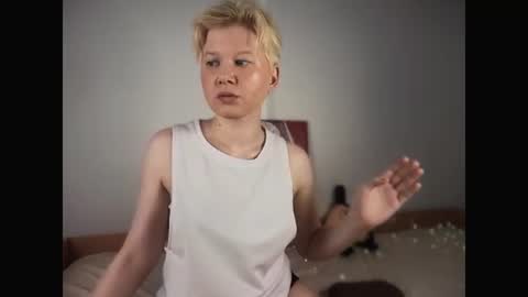 Lara online show from July 28, 2026, 5:23 pm