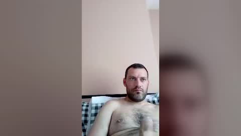 laszloszilagyi925 online show from June 18, 2026, 2:43 pm