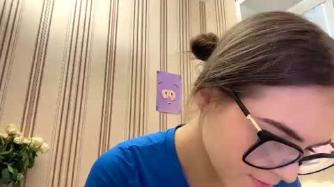 Mia online show from July 2, 2026, 5:19 pm