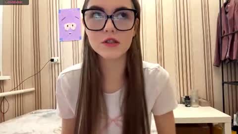 Mia online show from July 21, 2026, 11:34 am