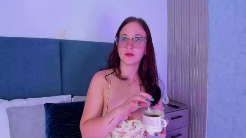 LauraIvy online show from April 24, 2026, 1:13 pm