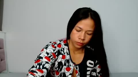 lauracb          online show from July 23, 2026, 3:43 pm