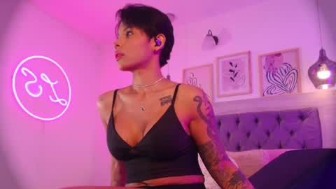 Lauren Saenz online show from June 12, 2026, 12:04 pm
