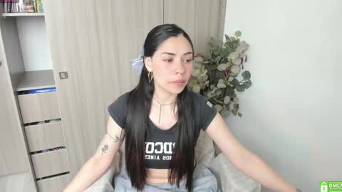 Snapshot of lauryn_chills chatting on May 23, 2026, 6:56 pm Lauryn online show from May 23, 2026, 6:56 pm