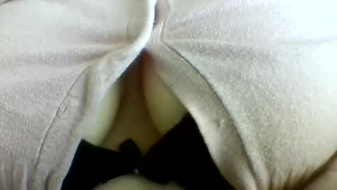 layannalea online show from July 19, 2026, 1:31 am