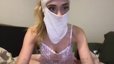 layla1092017 online show from July 24, 2026, 10:19 pm