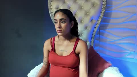 Layla online show from May 19, 2026, 8:48 pm