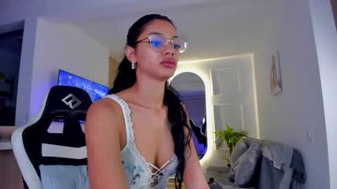 leah_cute3 online show from August 3, 2026, 8:13 am