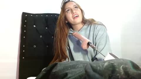 leah_moon11 online show from July 3, 2026, 7:26 am
