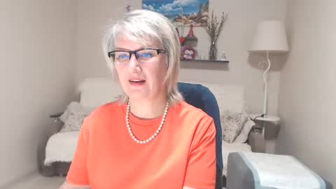 Leila Kinky online show from July 19, 2026, 6:06 am