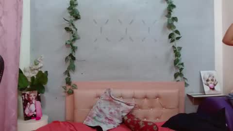Snapshot of leonor_trump chatting on July 28, 2026, 5:01 pm leonor_trump online show from July 28, 2026, 5:01 pm