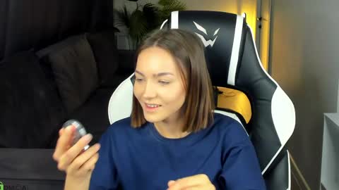 Leslie online show from May 24, 2026, 1:10 am