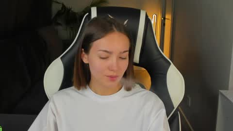 Leslie online show from May 28, 2026, 1:03 am