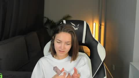 Leslie online show from May 31, 2026, 1:03 am