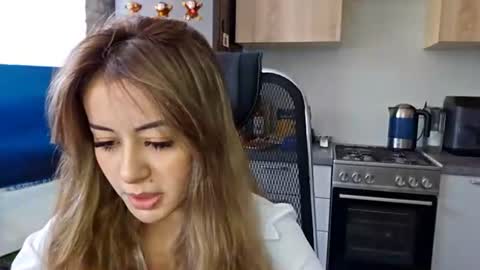 Emily online show from July 2, 2026, 11:05 am