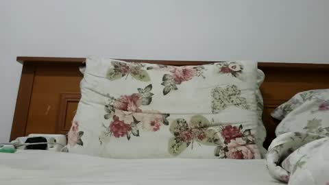 levois69 online show from May 18, 2026, 12:40 am