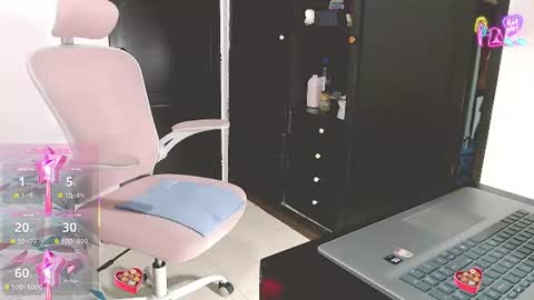 lexi19_ online show from July 22, 2026, 1:41 am