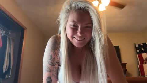 Lexi  online show from June 24, 2026, 9:25 pm