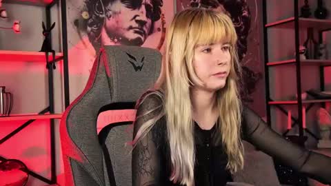Snapshot of lexiwenford chatting on June 22, 2026, 4:20 am Lexi Wenford NO NUDE GODDESS online show from June 22, 2026, 4:20 am