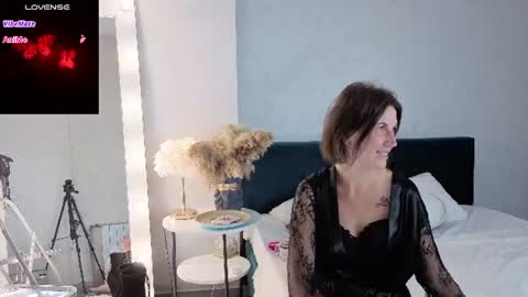 lia_reyn online show from July 2, 2026, 11:49 am