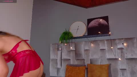 L I A   online show from July 6, 2026, 1:02 am
