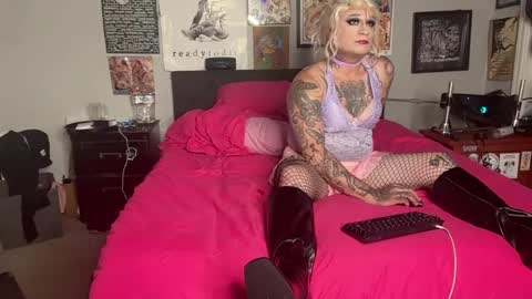 lianaslut69 online show from June 19, 2026, 9:24 am