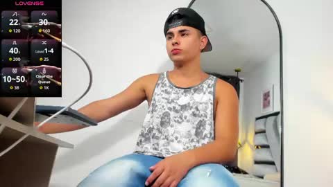 lianfox_ online show from July 26, 2026, 1:29 pm