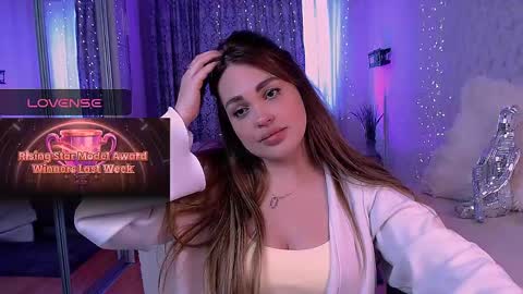 libra_mia online show from May 19, 2026, 5:08 pm