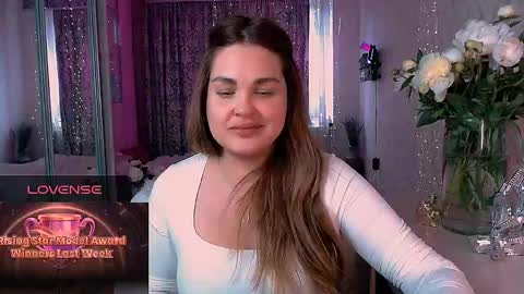 libra_mia online show from May 29, 2026, 3:32 pm